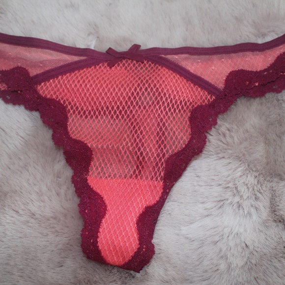 VICTORIA'S SECRET MULTI-COLOR THONG PANTY - Picture 1 of 2